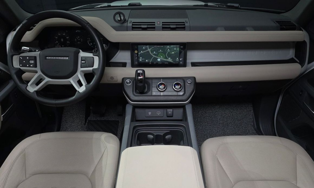 Land Rover Defender 110 D250 S, 2022