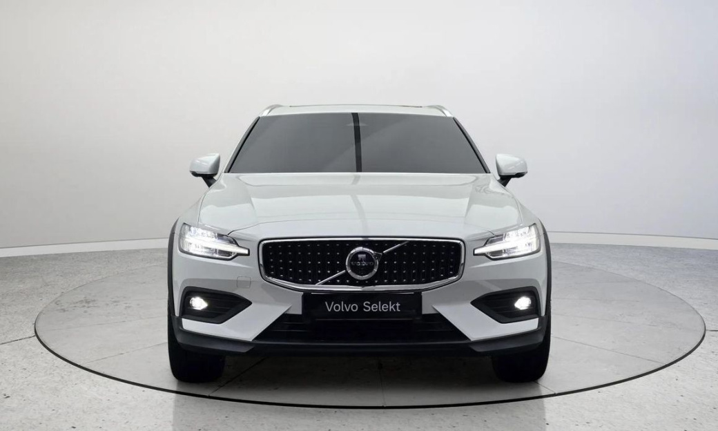 Volvo V60 B5 Ultimate AWD, 2024