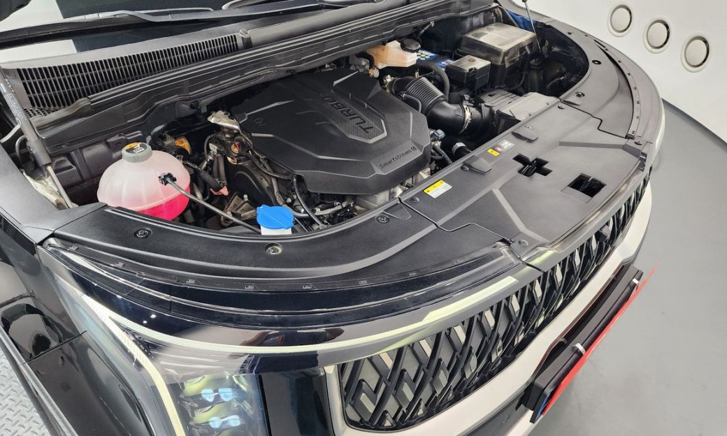 Kia Carnival 7-Seater Signature, 2025