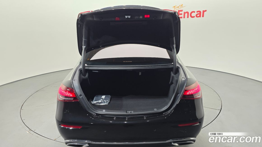 Mercedes-Benz E-Class E220d 4MATIC Exclusive, 2023