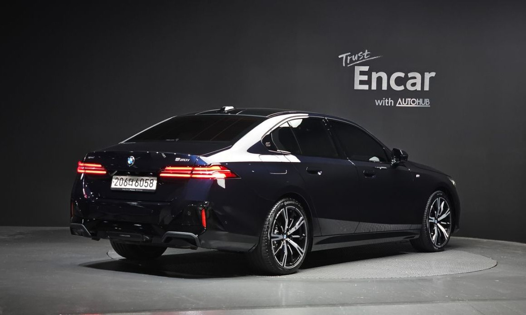 BMW 5-Series 530i xDrive M Sport, 2024