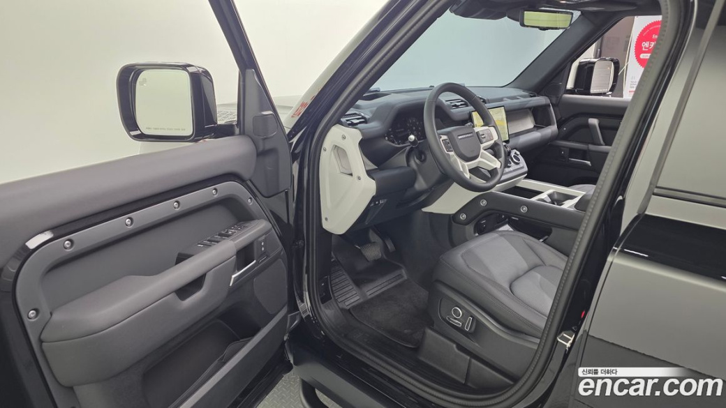 Land Rover Defender 130 P400 X-Dynamic HSE, 2025
