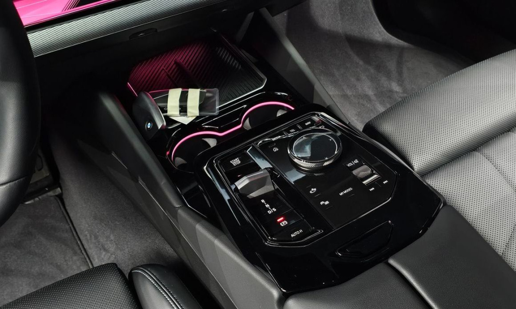 BMW 5-Series 520i M Sport, 2025