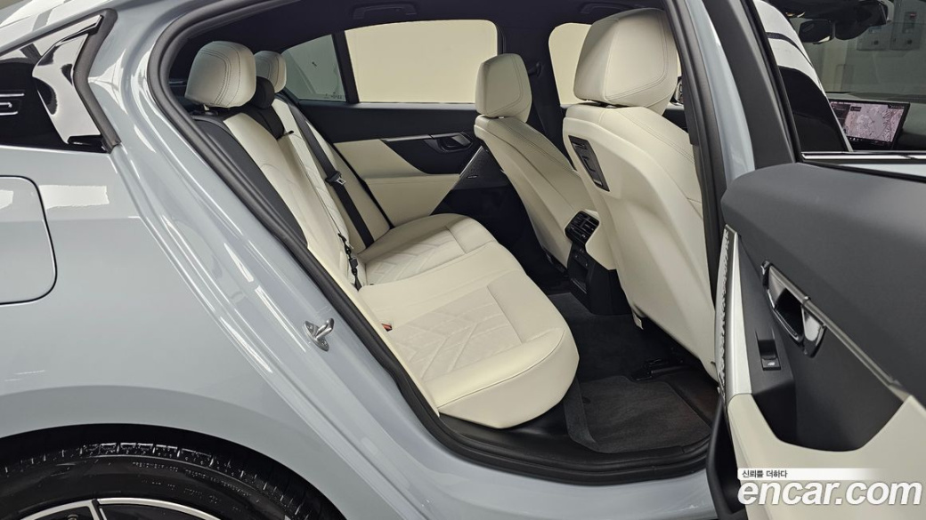 BMW 5-Series 520i M Sport, 2024