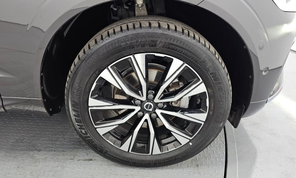 Volvo XC60 B5 Ultimate Bright, 2024
