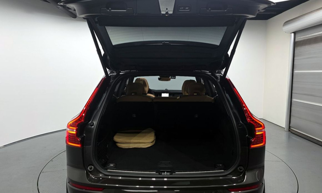 Volvo XC60 B5 Ultra Bright, 2025