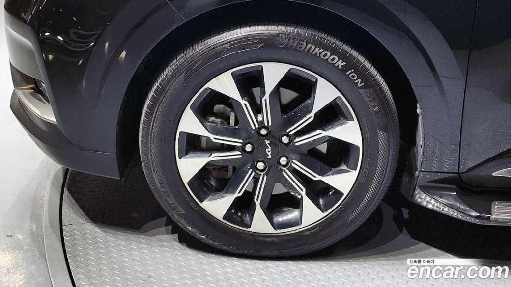 Kia Carnival 9-Seater Signature, 2023