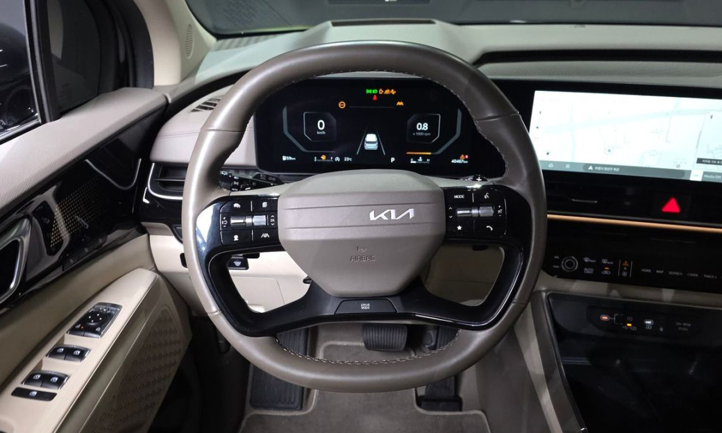 Kia Carnival 9-Seater Gravity, 2025