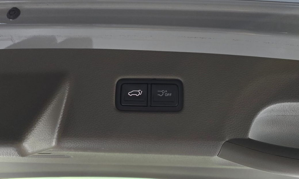 Kia Carnival 7-Seater Gravity, 2025