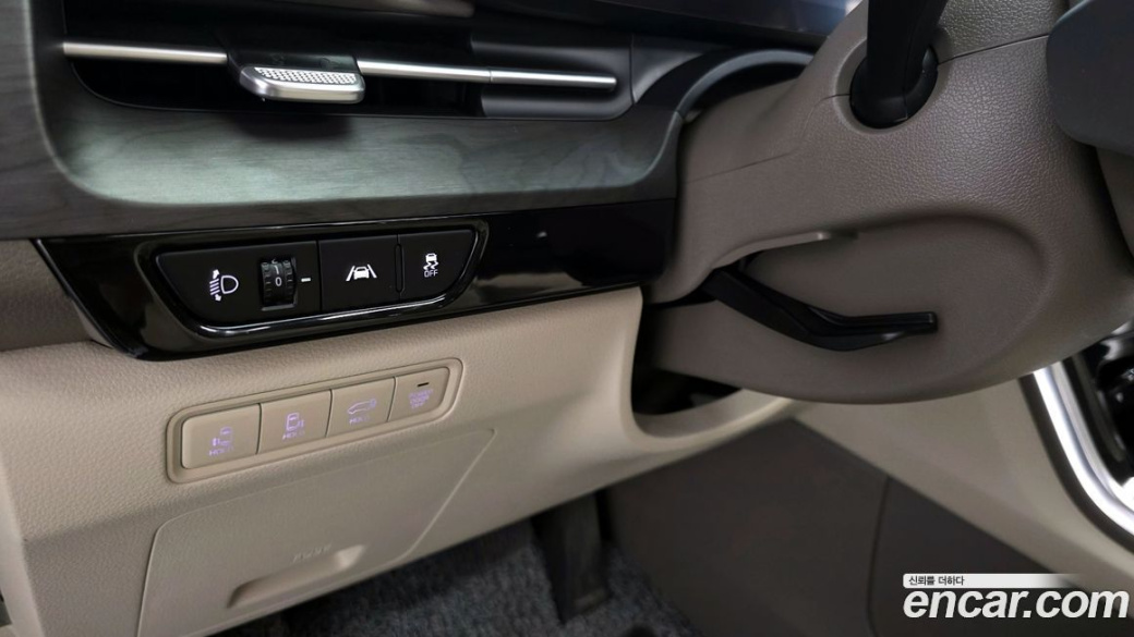 Kia Carnival 9-Seater Signature, 2023