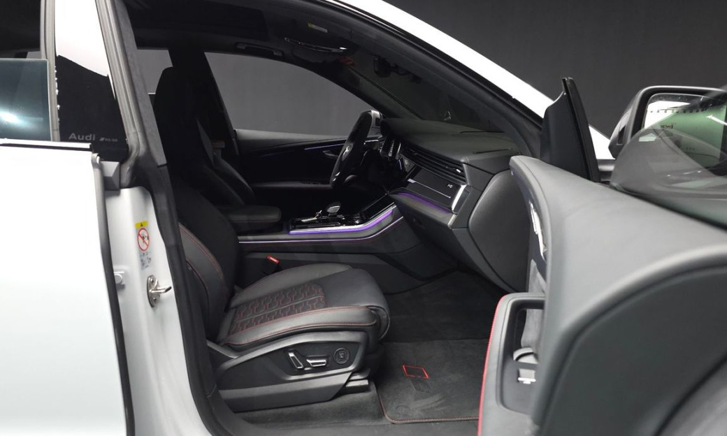 Audi RSQ8 4.0 TFSI Quattro Performance, 2025