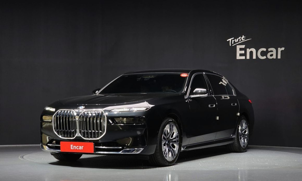 BMW 7-Series 740i sDrive Design Pure Excellence, 2023