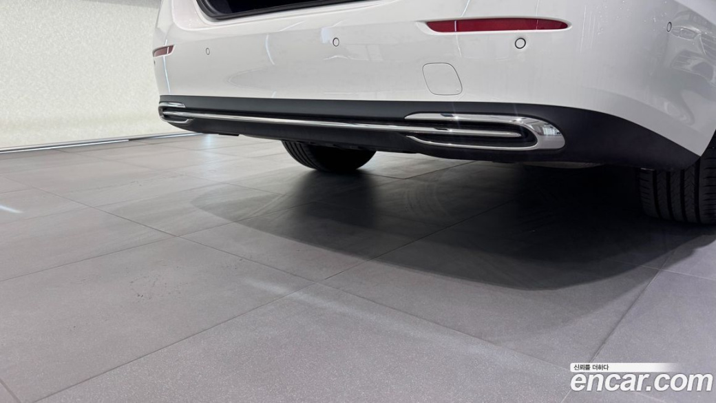 Mercedes-Benz E-Class E200 Avantgarde, 2025