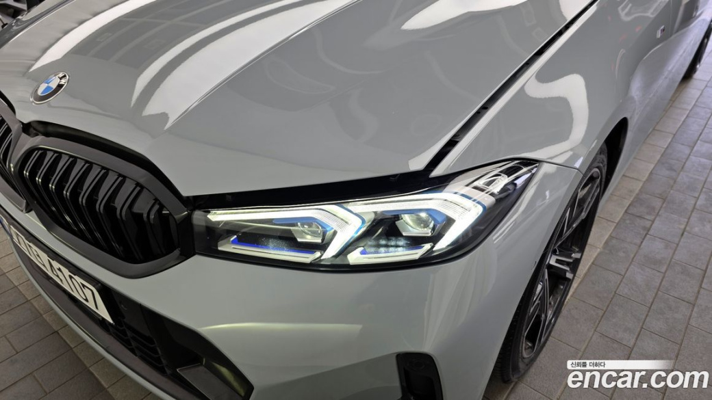 BMW 3-Series 320i M Sport, 2025