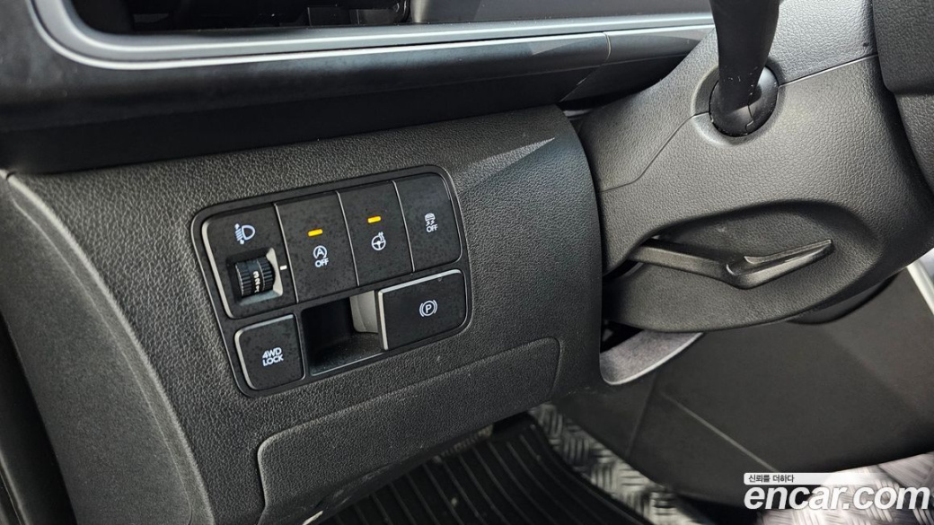 Hyundai Staria 4WD Tourer 11-Seater, 2023