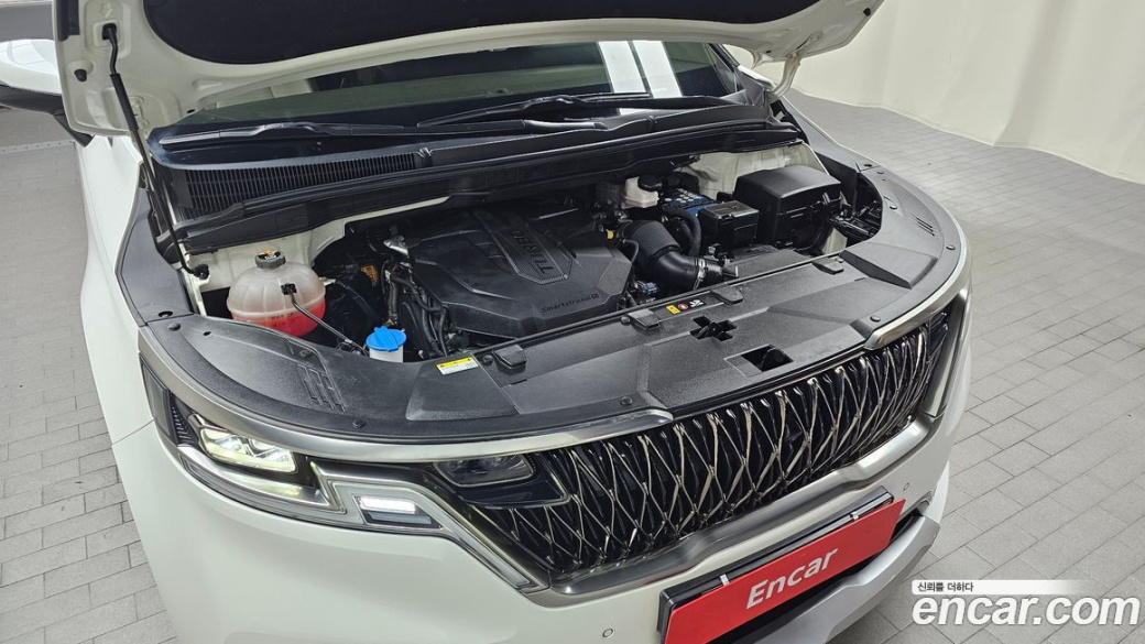 Kia Carnival 9-Seater Hi-Limousine, 2023
