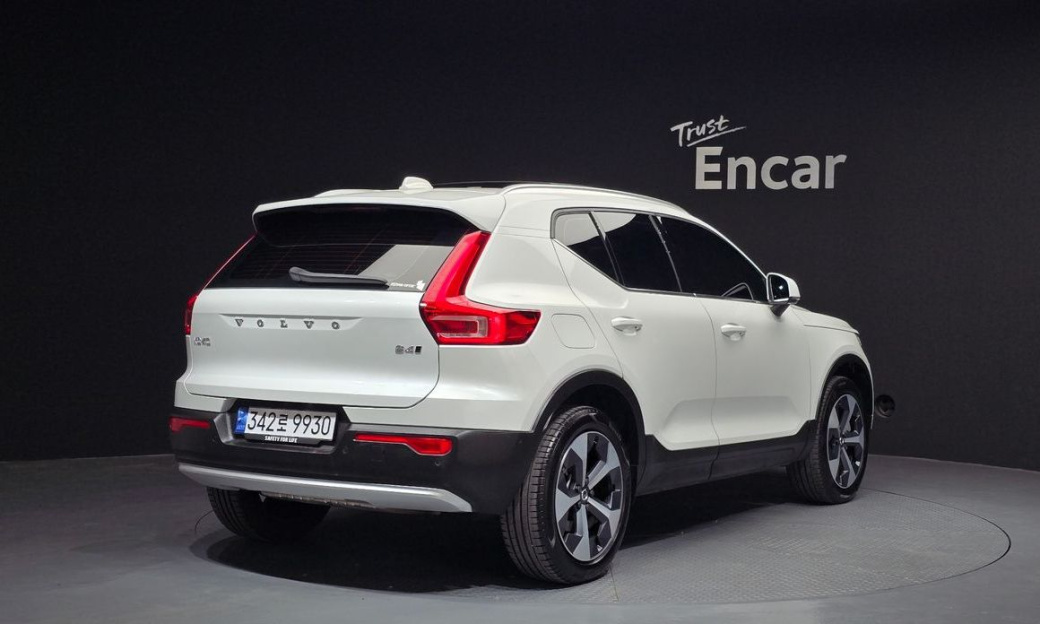 Volvo XC40 B4 Ultra Bright, 2025