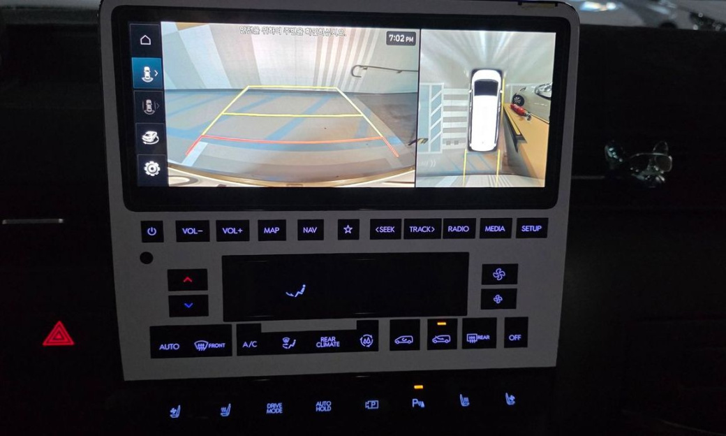 Hyundai Staria 4WD Tourer 11-Seater, 2025