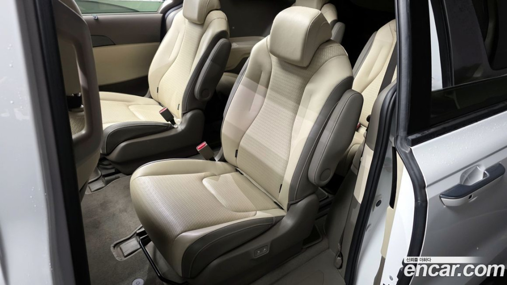 Kia Carnival 9-Seater Noblesse, 2023