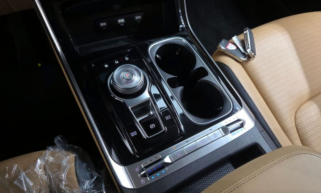 Kia Carnival 9-Seater Signature, 2023