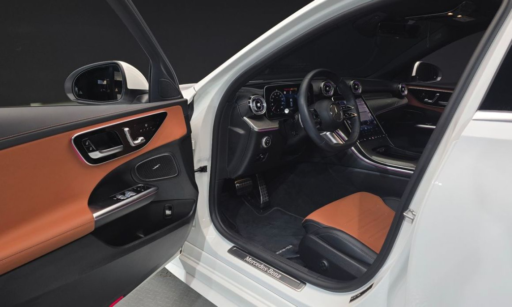 Mercedes-Benz C-Class C300 4MATIC AMG Line, 2023