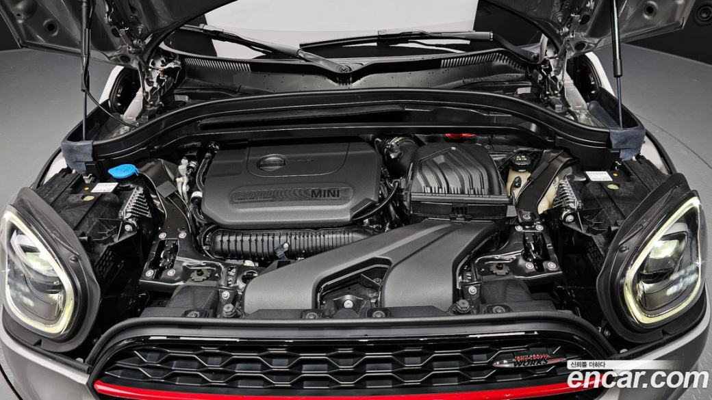 Mini Countryman JCW Launch Pack, 2023