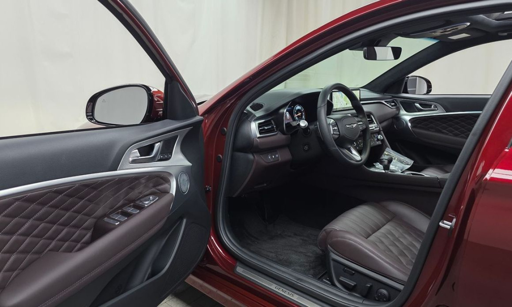 Genesis G70 Gasoline 2.5T 4WD, 2025