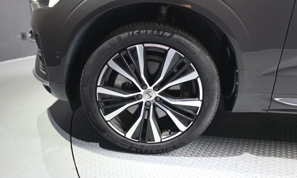 Volvo XC60 B5 Ultra Bright, 2025