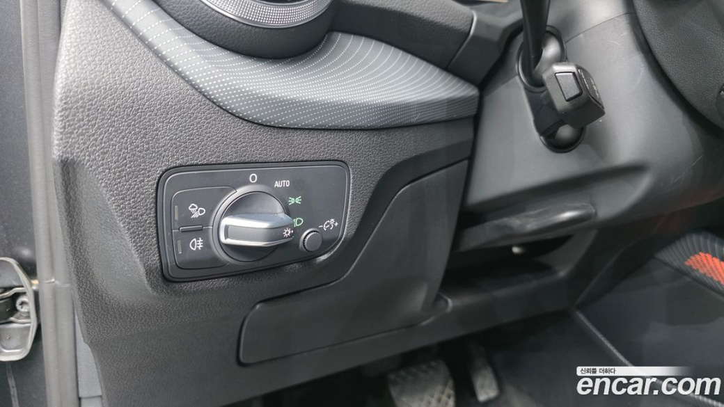 Audi Q2 35 TDI Premium, 2023
