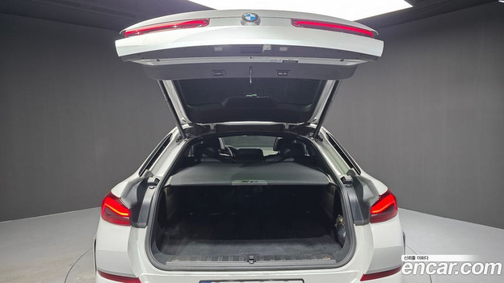 BMW X6 xDrive40i M Sport, 2022