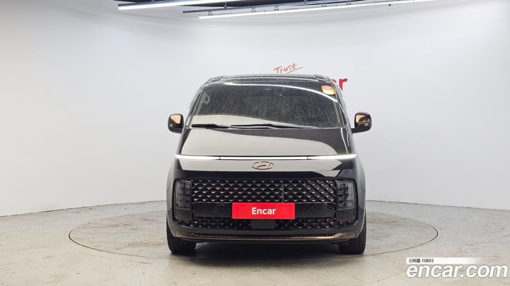 Hyundai Staria Lounge 9-Seater, 2023