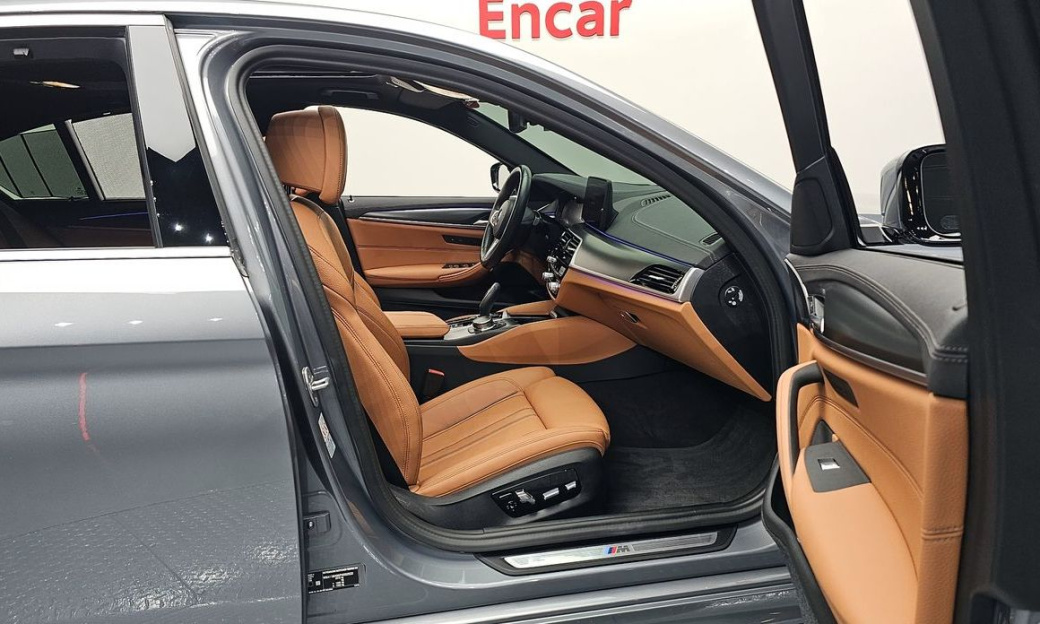 BMW 5-Series 520i M Sport, 2023