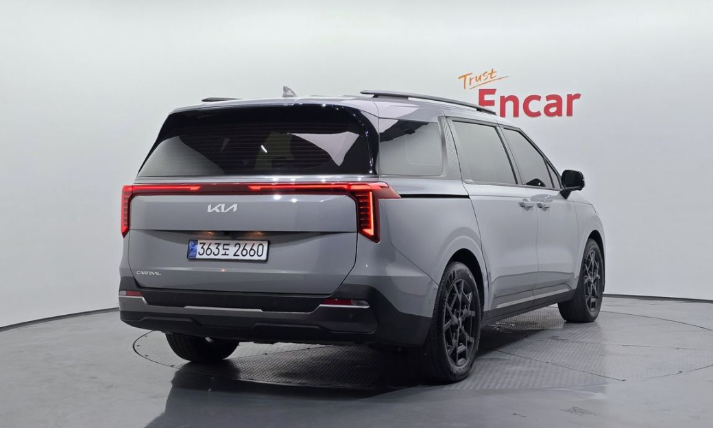 Kia Carnival 7-Seater Gravity, 2025
