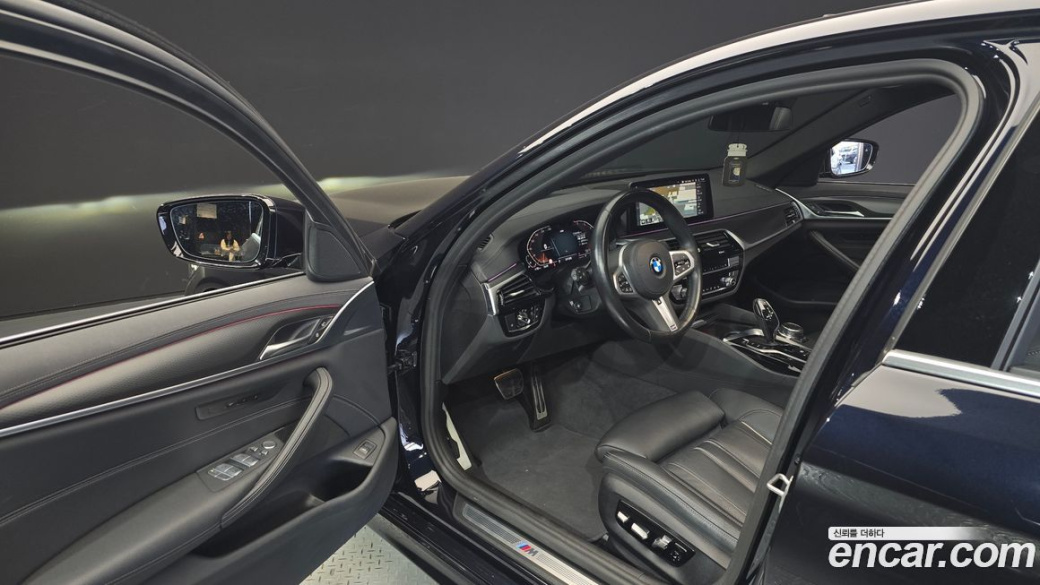 BMW 5-Series 520i M Sport, 2023