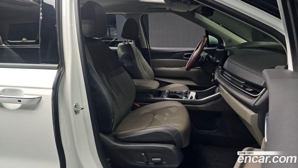 Kia Carnival 9-Seater Noblesse, 2024