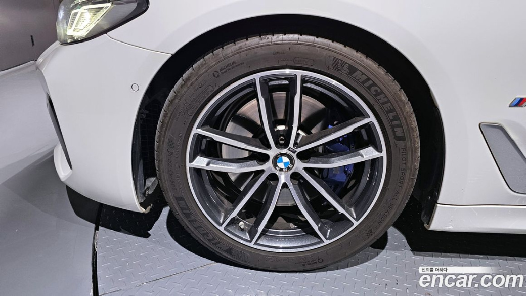 BMW 5-Series 520i M Sport, 2022