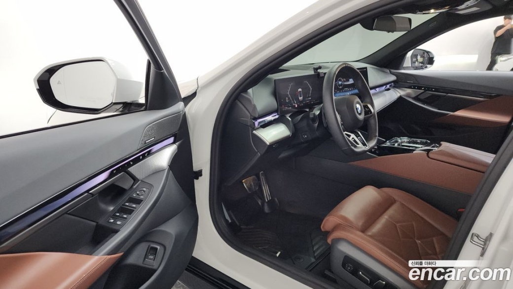 BMW 5-Series 530i xDrive M Sport, 2024