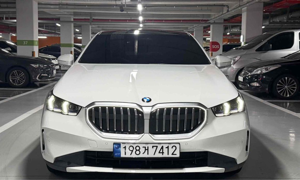 BMW 5-Series 530i xDrive, 2024