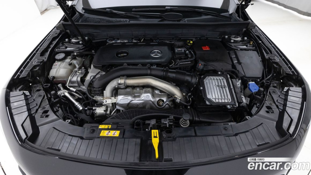 Mercedes-Benz GLB-Class GLB250 4MATIC, 2025
