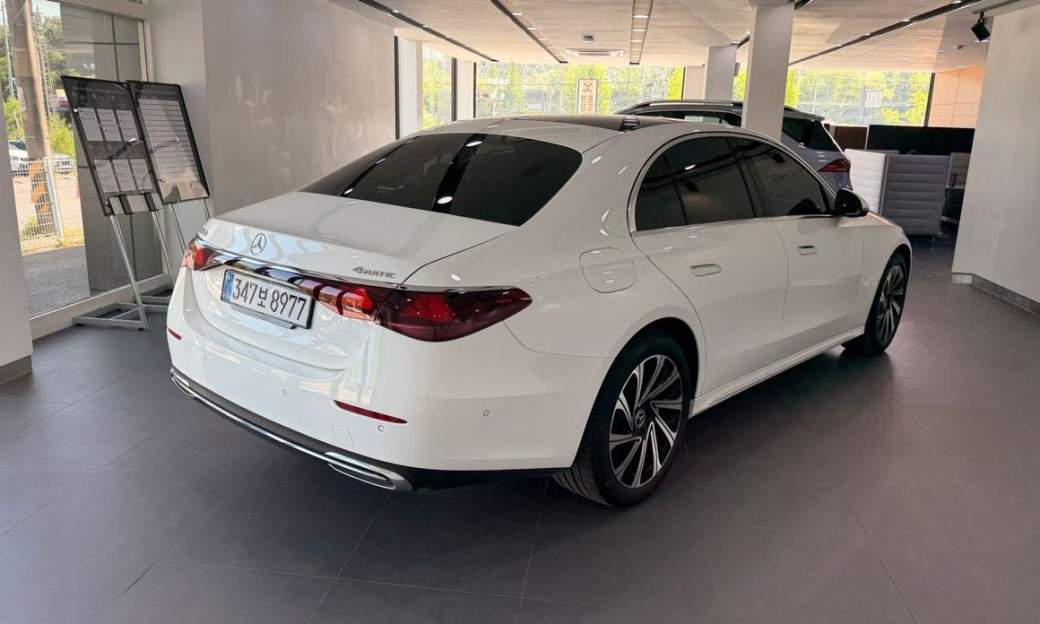 Mercedes-Benz E-Class E300 4MATIC Exclusive, 2024