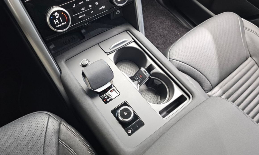 Land Rover Discovery D250 S, 2025