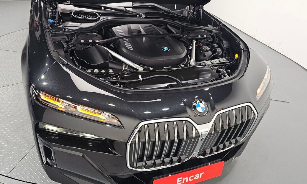 BMW 7-Series 740i xDrive M Sport, 2025