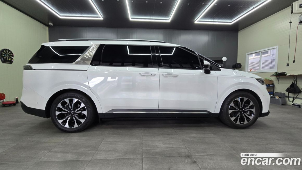 Kia Carnival 7-Seater Signature, 2023