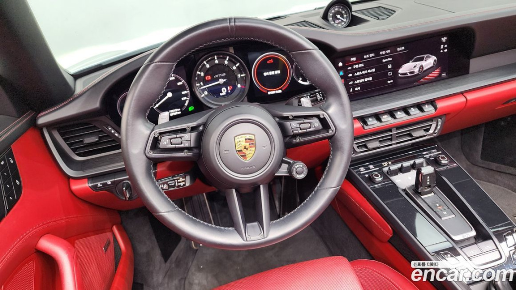 Porsche 911 Carrera GTS Cabriolet, 2022