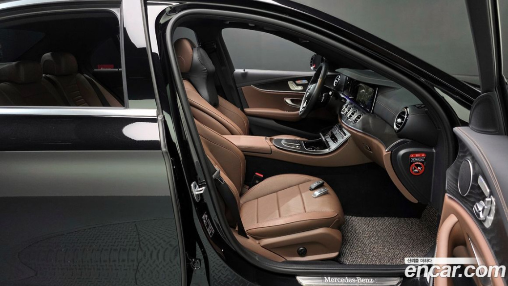 Mercedes-Benz E-Class E250 AMG Line, 2023