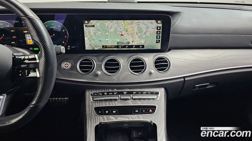Mercedes-Benz E-Class E350 4MATIC AMG Line, 2022
