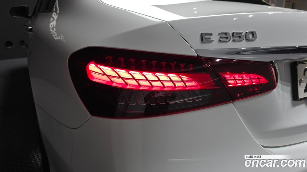 Mercedes-Benz E-Class E350 4MATIC AMG Line, 2023