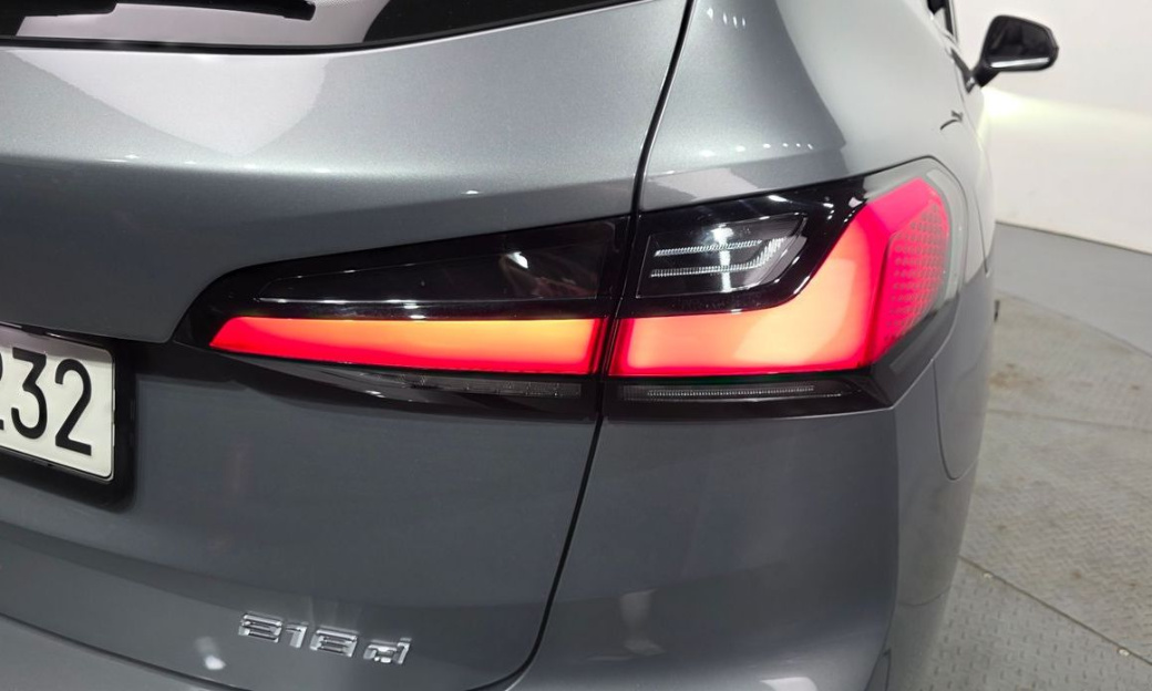 BMW 2-Series 218d Luxury, 2022