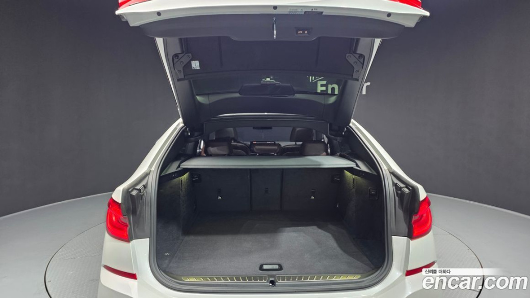BMW Gran Turismo 640i xDrive M Sport, 2022