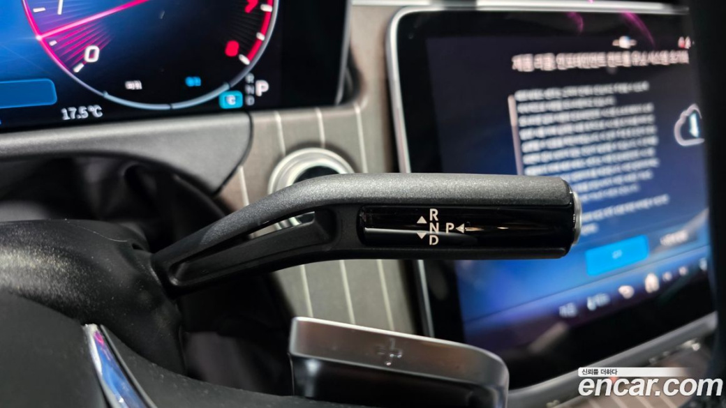 Mercedes-Benz E-Class E300 4MATIC Exclusive, 2025